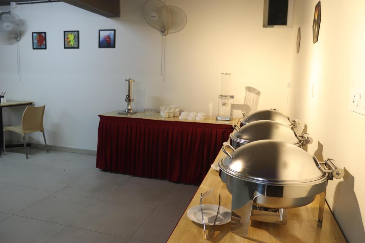 Lavender Infopark Kochi Hotel Bagian luar foto