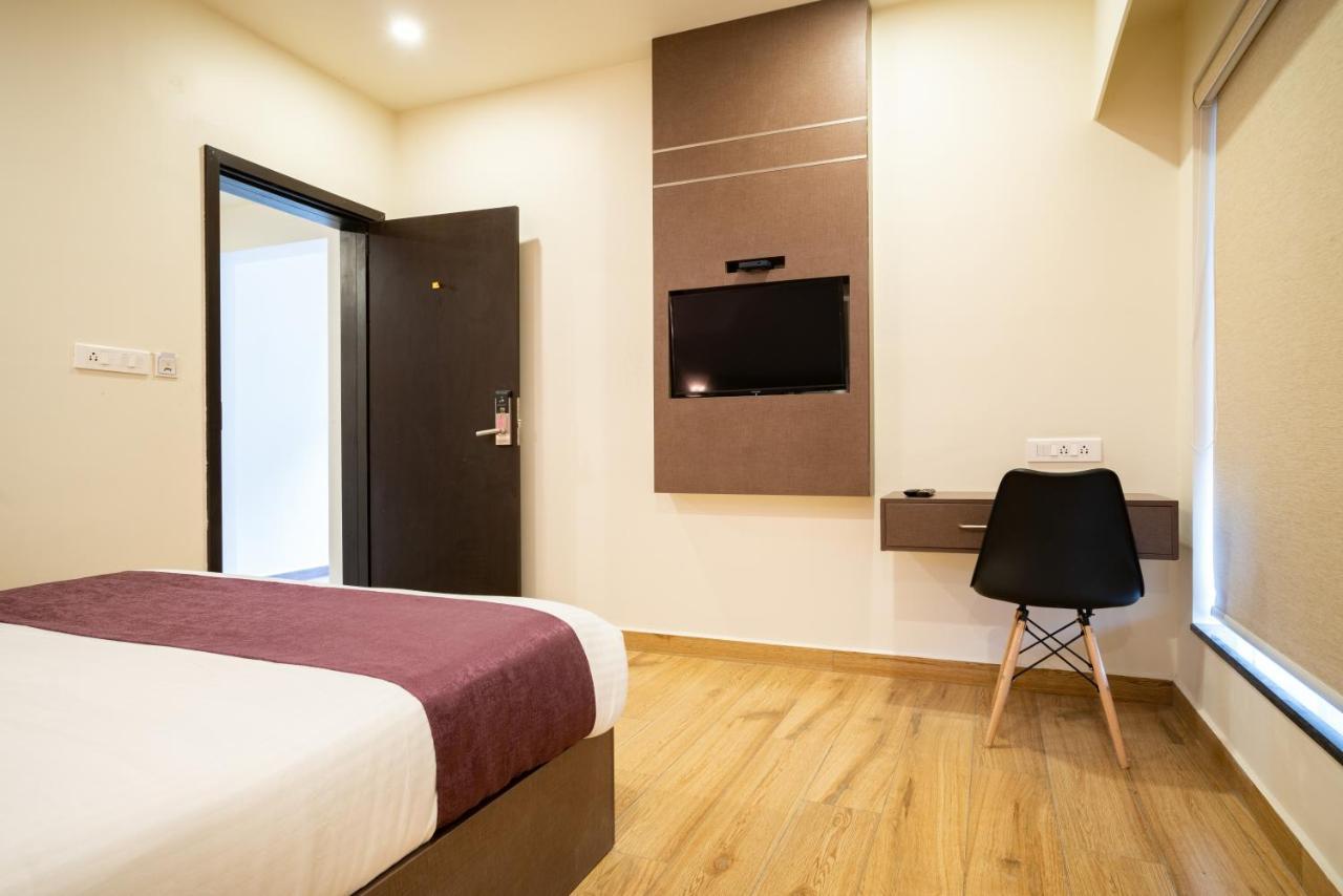 Lavender Infopark Kochi Hotel Bagian luar foto