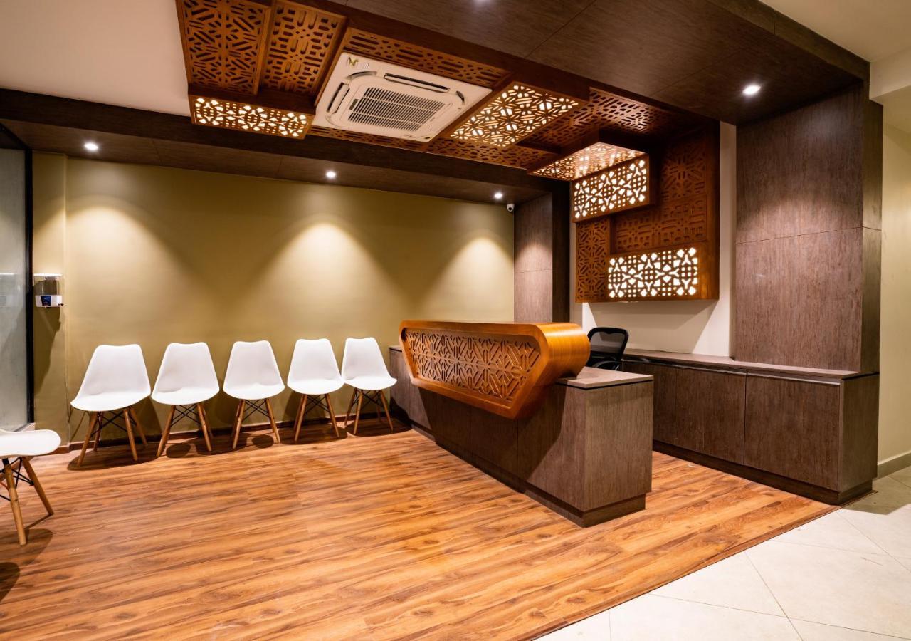 Lavender Infopark Kochi Hotel Bagian luar foto