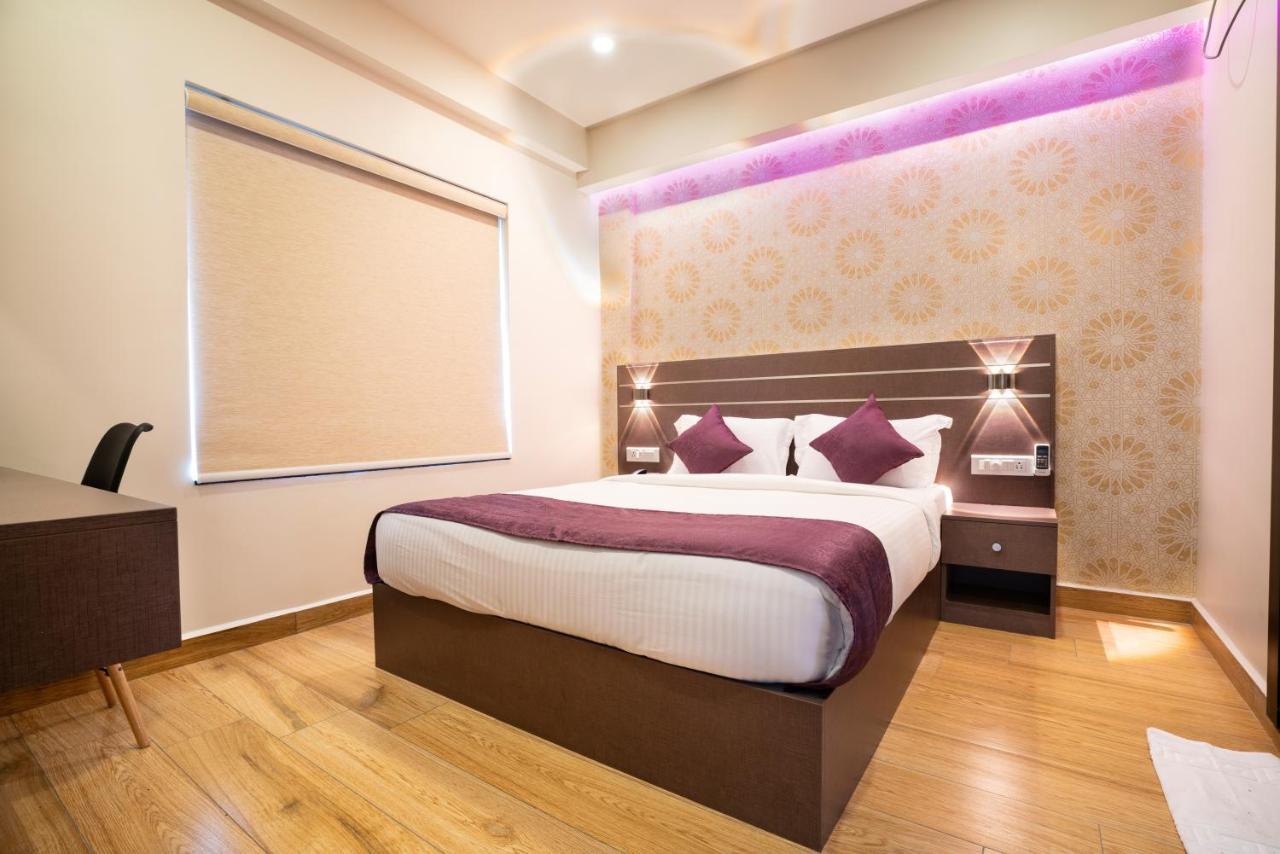 Lavender Infopark Kochi Hotel Bagian luar foto