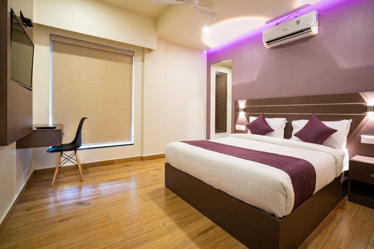 Lavender Infopark Kochi Hotel Bagian luar foto