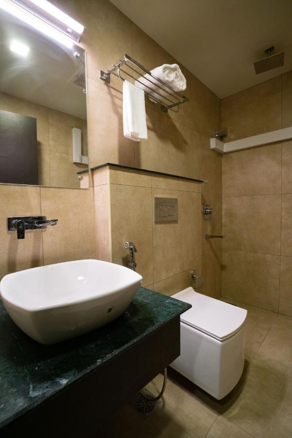 Lavender Infopark Kochi Hotel Bagian luar foto