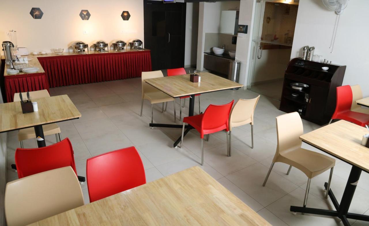Lavender Infopark Kochi Hotel Bagian luar foto