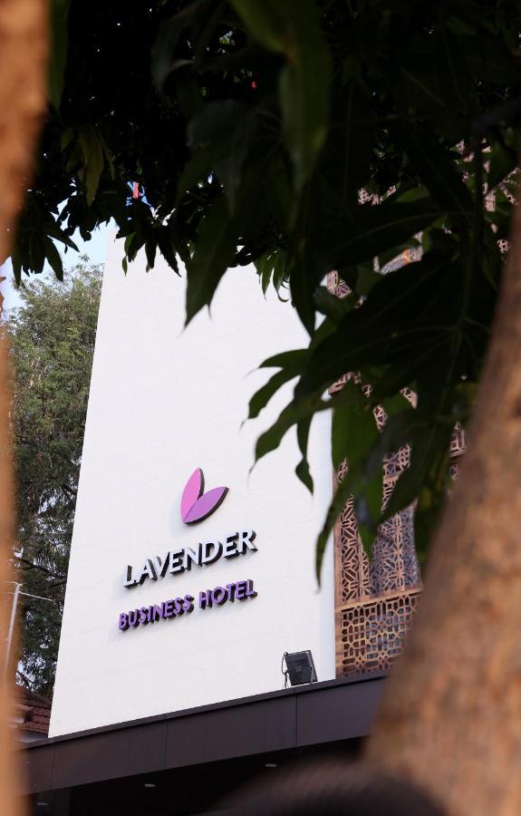 Lavender Infopark Kochi Hotel Bagian luar foto