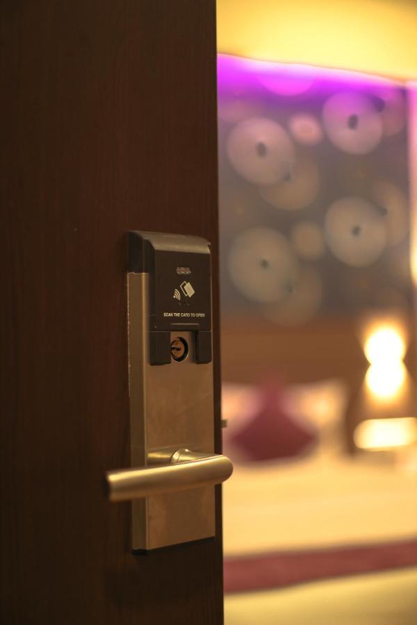 Lavender Infopark Kochi Hotel Bagian luar foto